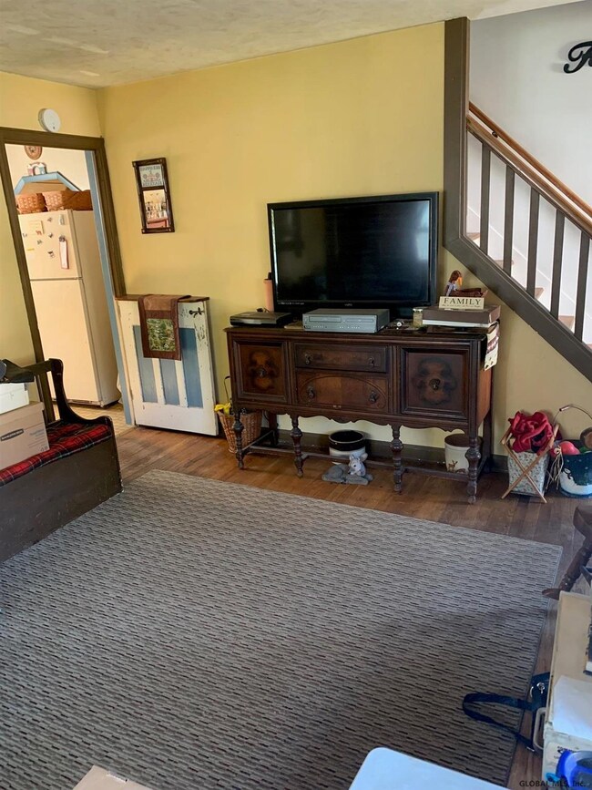 421 Riverside Ave, Schenectady, NY 12302 - photo 4