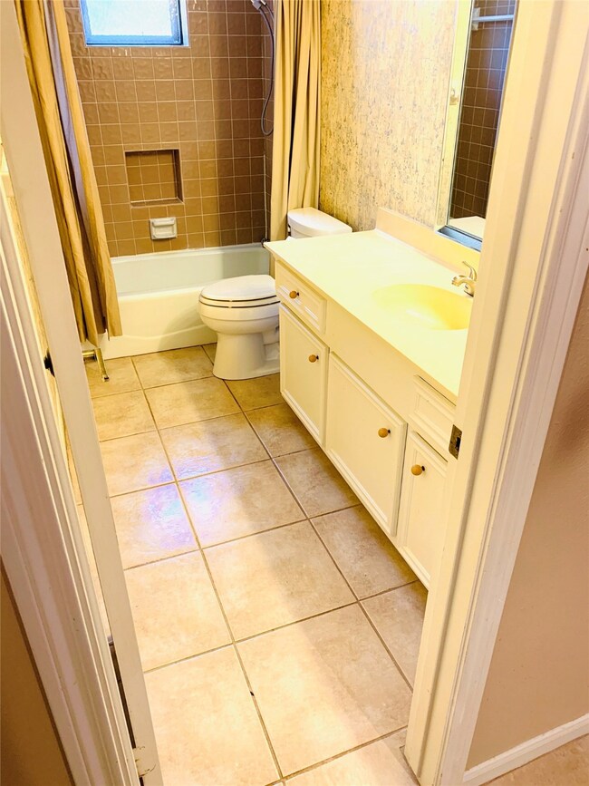 9003 Parkhill Forest Dr, Houston, TX 77088 - photo 7