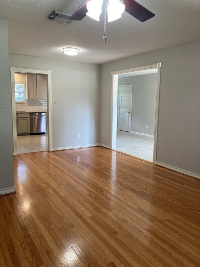 1605 Lamonte Ln, Houston, TX 77018 - photo 4