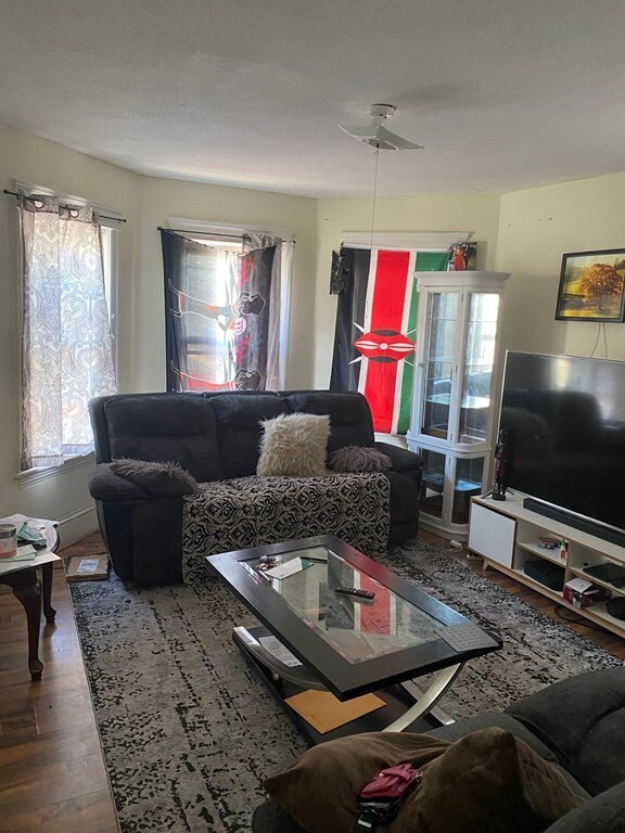 31 Sigel St, Worcester, MA 01610 - photo 2