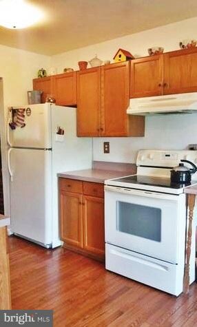 11728 Trophy Ct, Germantown, MD 20876 - photo 3