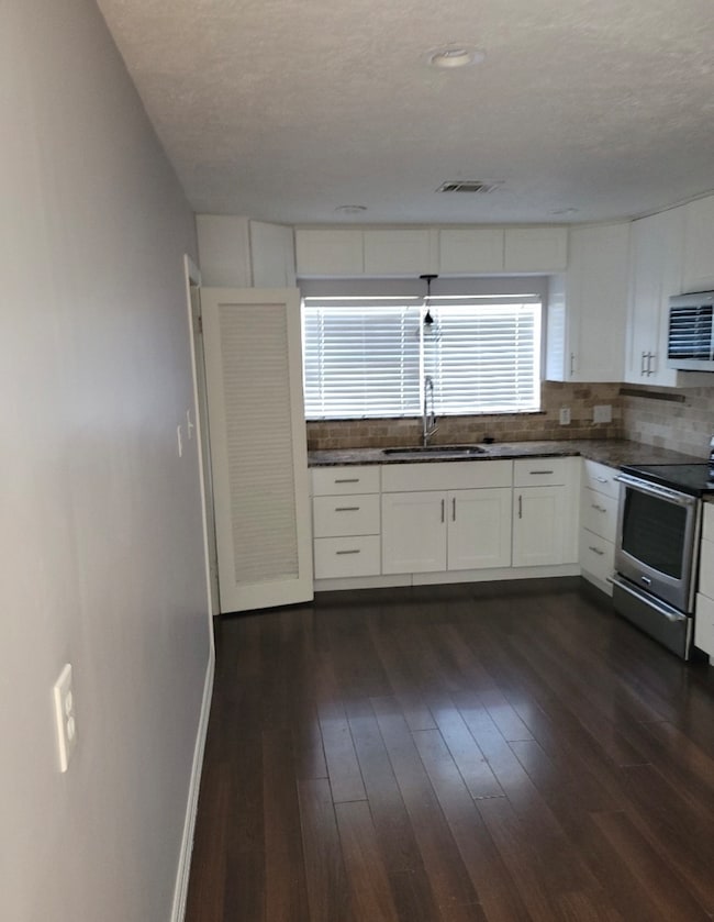 6918 Irvington Blvd unit B, Houston, TX 77022 - photo 4