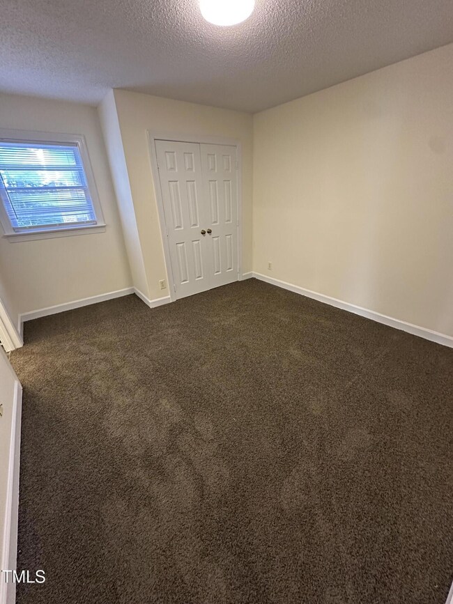 3533 Ivy Commons Dr unit 302, Raleigh, NC 27606 - photo 6