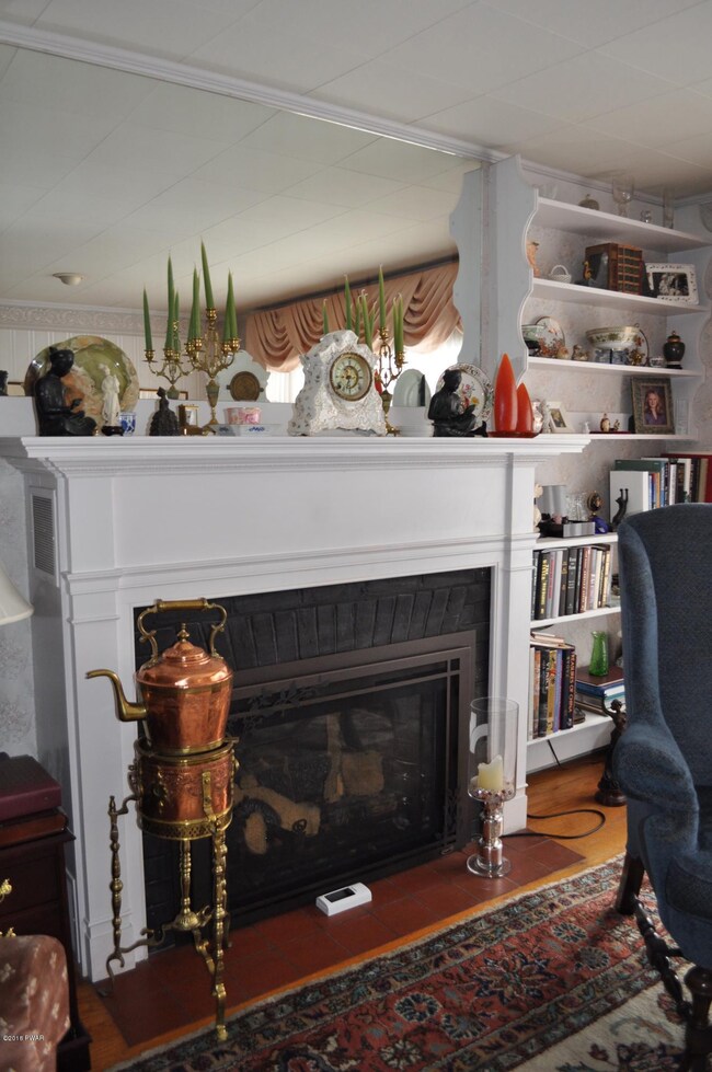 309 W Ann St, Milford, PA 18337 - photo 6