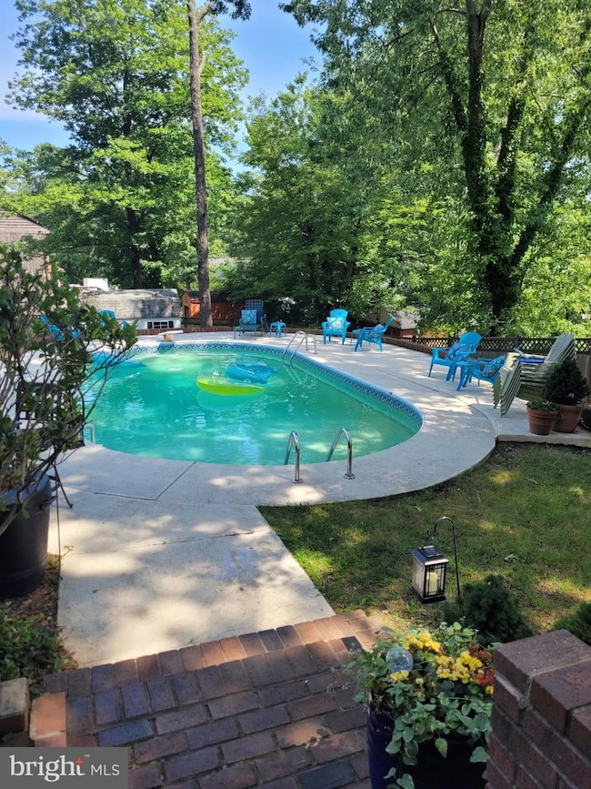 5300 Ludlow Dr, Temple Hills, MD 20748 - photo 3