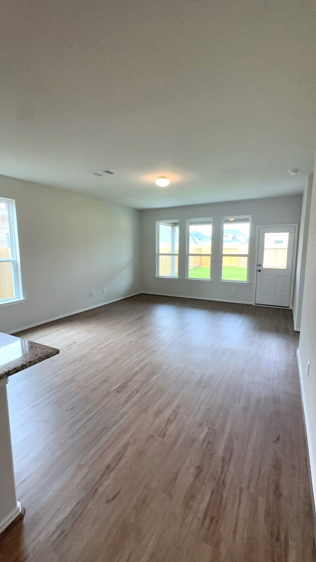 27095 Grey Fox Run, Magnolia, TX 77354 - photo 5