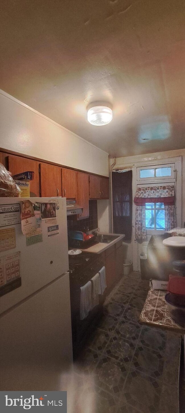 2207 W Lafayette Ave, Baltimore, MD 21216 - photo 7