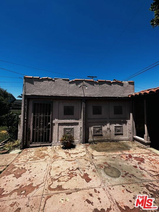 2-Car Garage