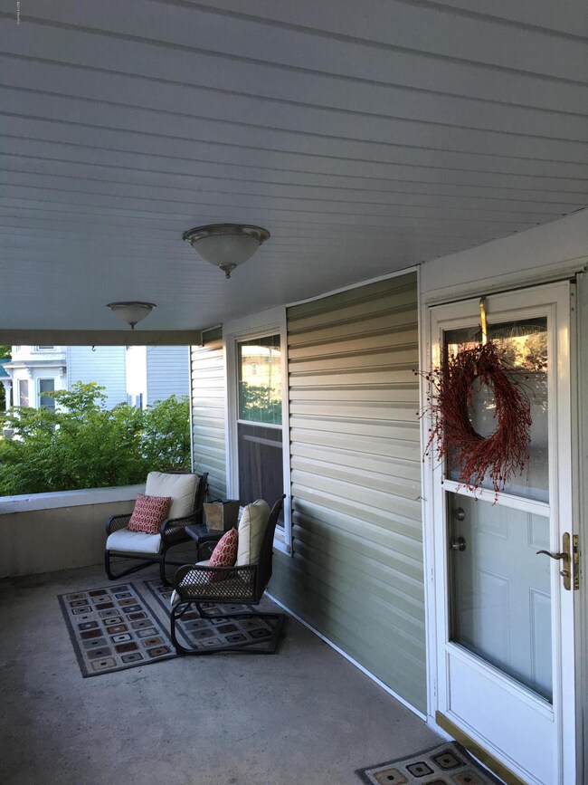 212 N Hudson St, Lowell, MI 49331 - photo 2