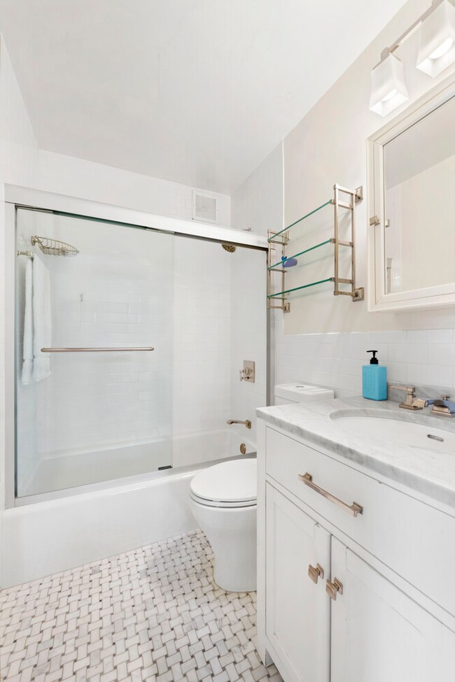 420 W 23rd St unit 9A, New York, NY 10011 - photo 6