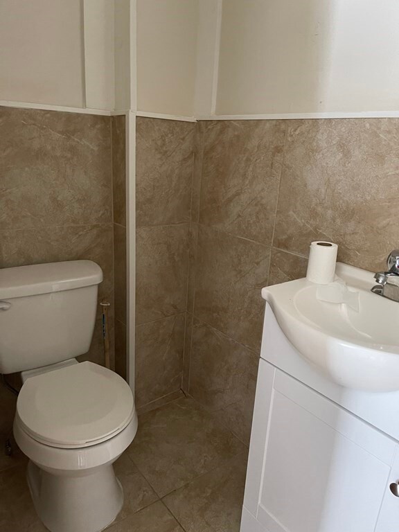 7 West St unit 2R, Dudley, MA 01571 - photo 4