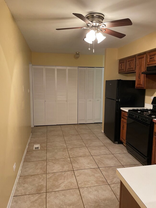 unlisted-address, Country Club Hills, IL 60478 - photo 4