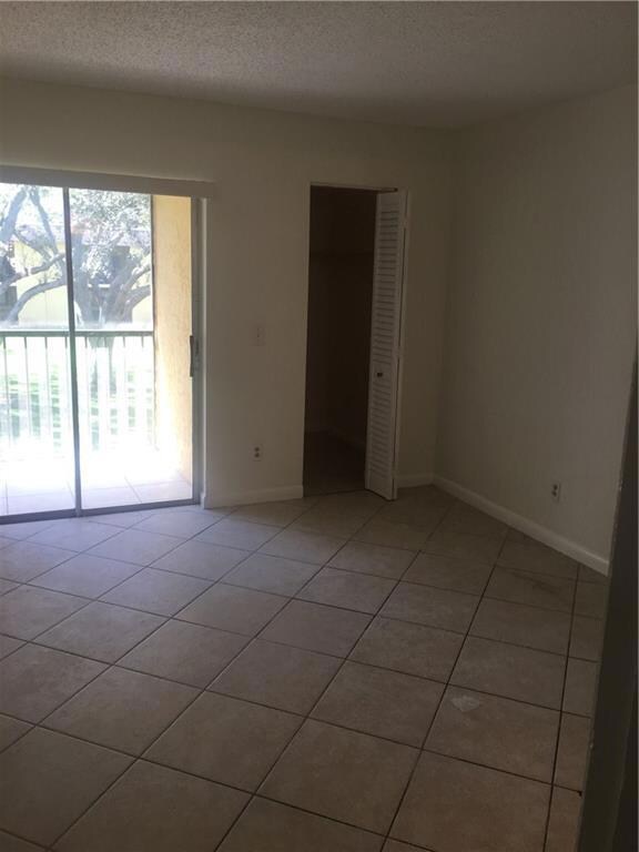 315 Meadows Cir, Boynton Beach, FL 33436 - photo 5