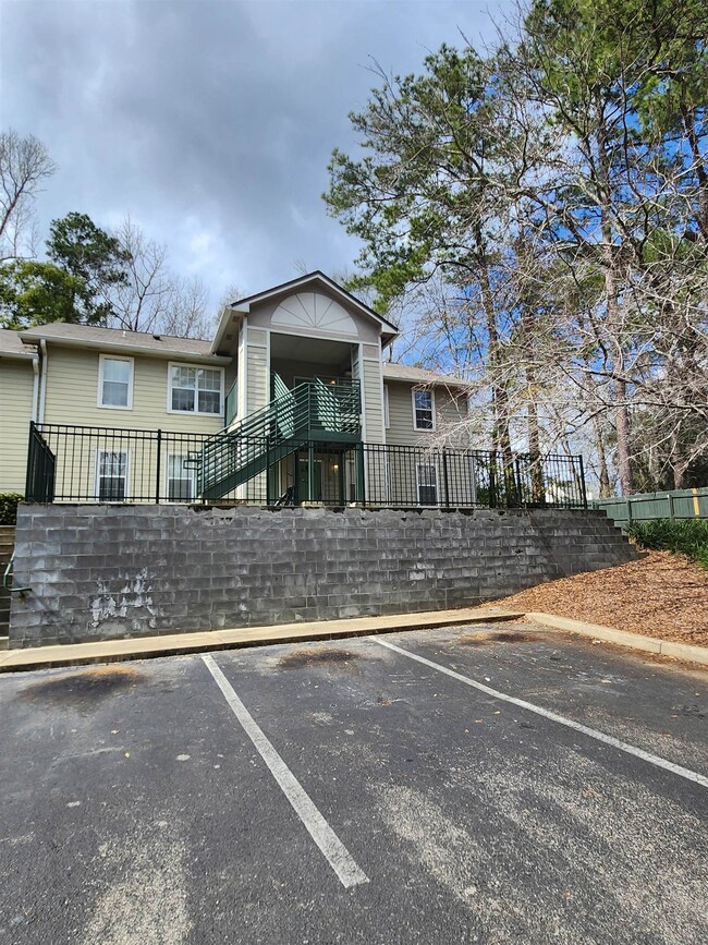 1100 Greentree Ct unit D, Tallahassee, FL 32304 - photo 2