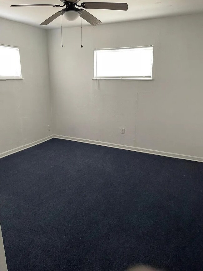 1406 E 35th St, Houston, TX 77022 - photo 5