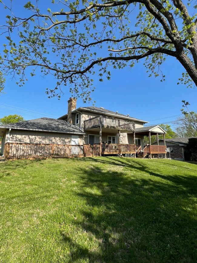 Back view of 900 S. Fairview Rd A&B