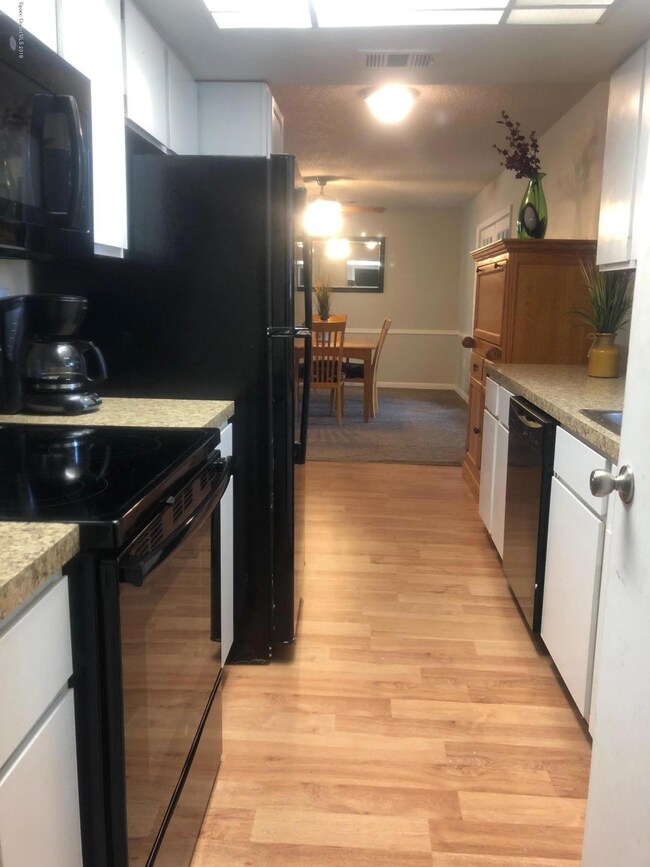 Carlowe Kitchen 2