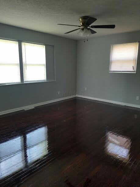 4095 Colby living room 1