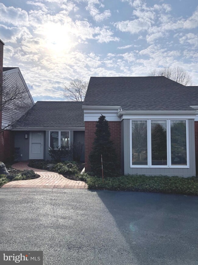 8 Spring Creek Manor, Hershey, PA 17033 - photo 2