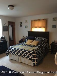 BEDROM OR USE MURPHY BED