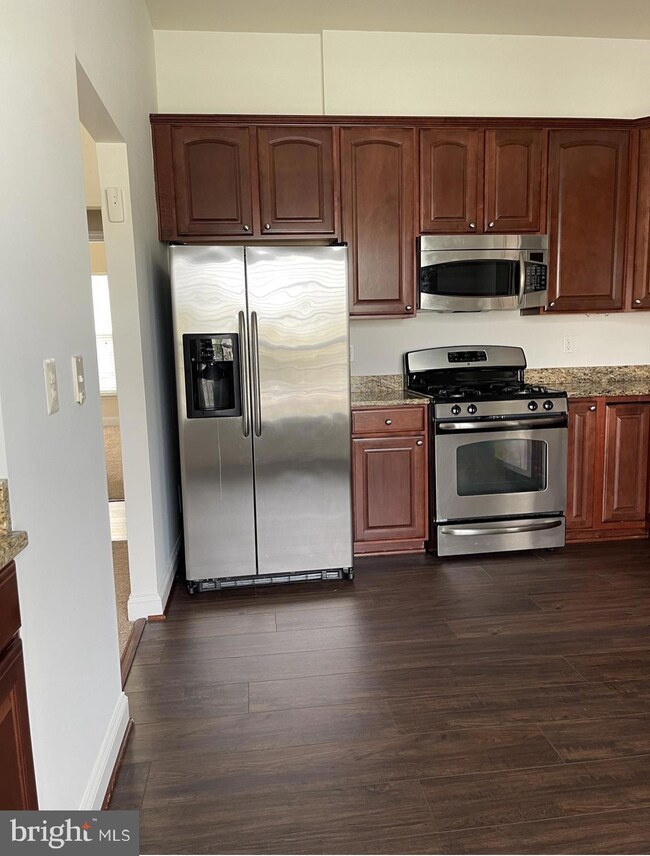 11156 Montclair Ct, White Plains, MD 20695 - photo 6