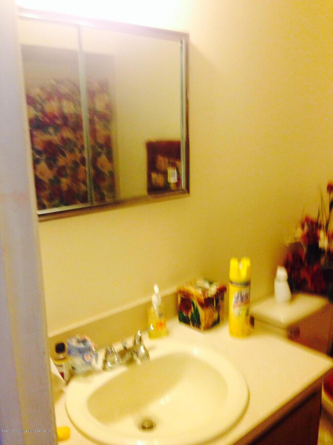 175 Skyline Dr, Staten Island, NY 10304 - photo 5