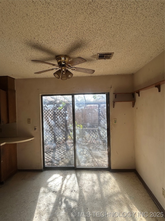 1103 W 20th St, Claremore, OK 74017 - photo 4