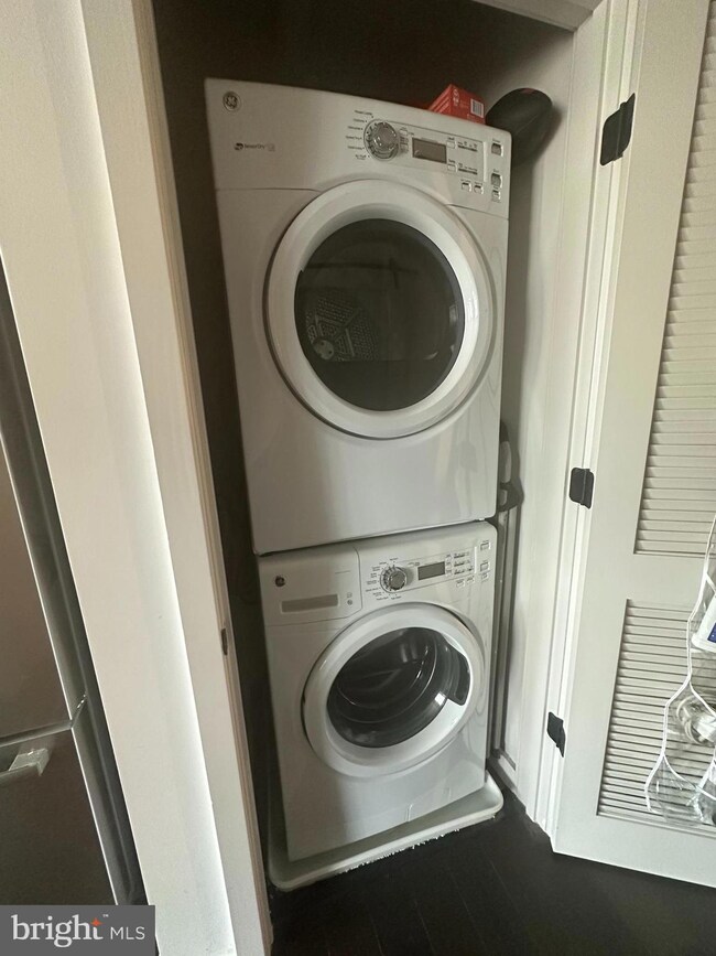 eNvy unit N910, Washington, DC 20024 - photo 5