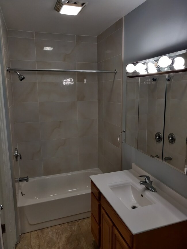 6604 Roosevelt Rd unit 2F, Oak Park, IL 60304 - photo 6