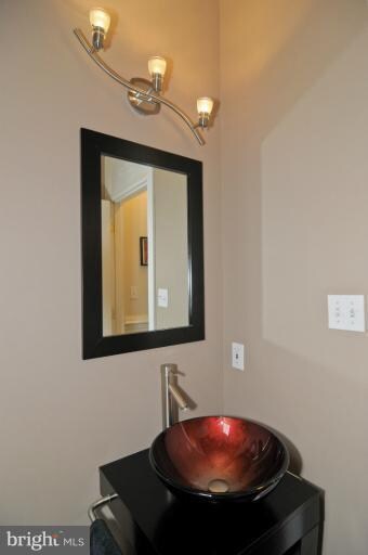 9724 Owen Brown Rd, Columbia, MD 21045 - photo 2