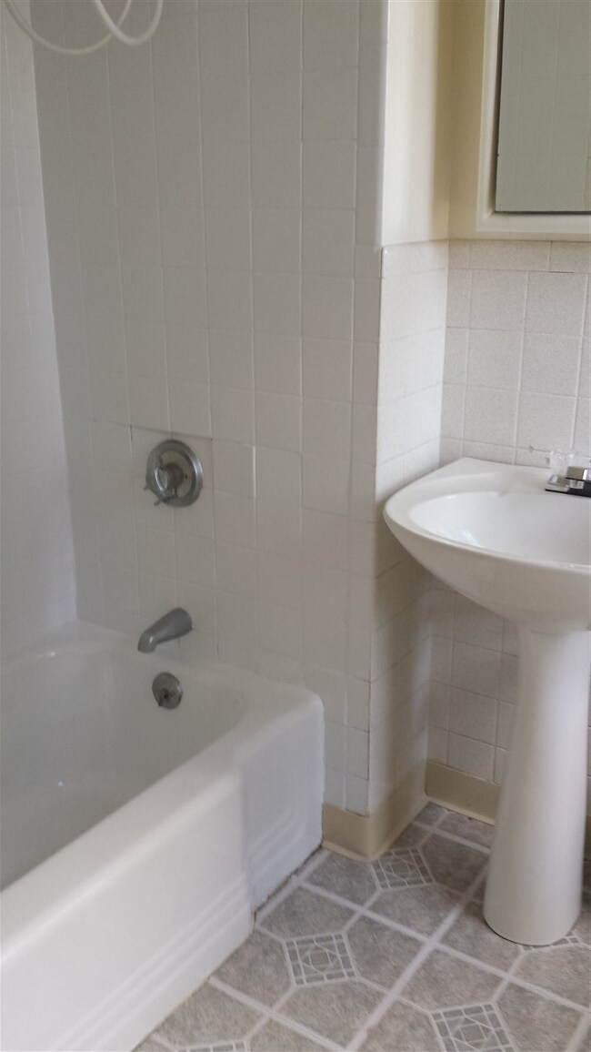 14 Exeter Rd unit 2, Newmarket, NH 03857 - photo 7