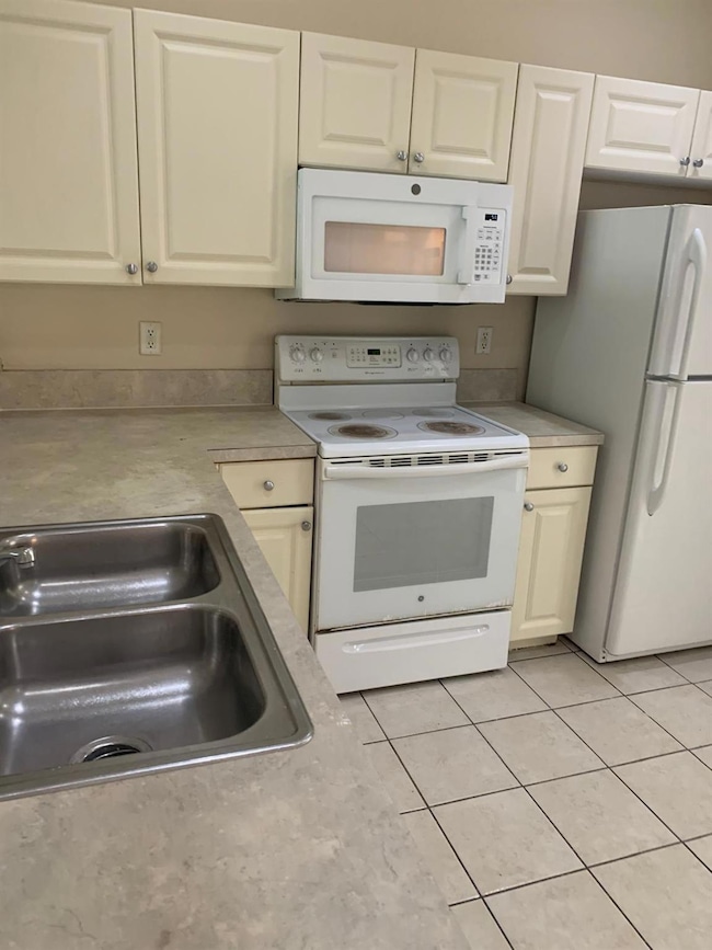 1966 Freeport Ln unit 1966, West Palm Beach, FL 33404 - photo 2