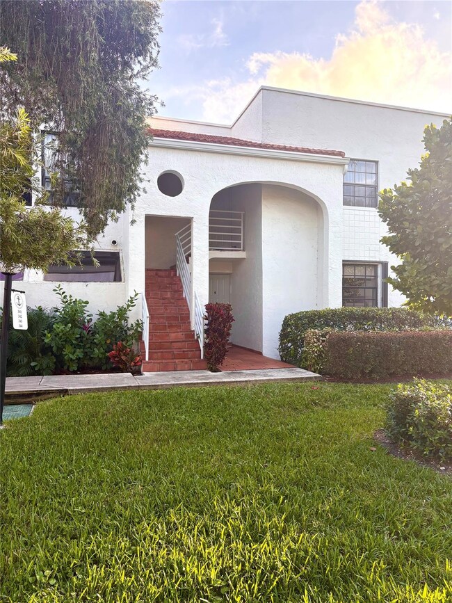 3571 Magellan Cir unit 3434, Miami, FL 33180 - photo 6