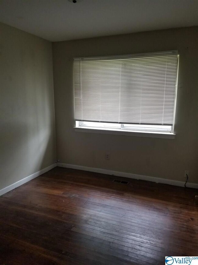 3404 Freda Ln NW, Huntsville, AL 35810 - photo 4