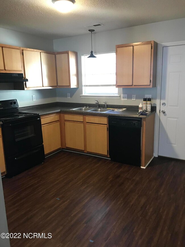 147 Brenda Dr, Jacksonville, NC 28546 - photo 5