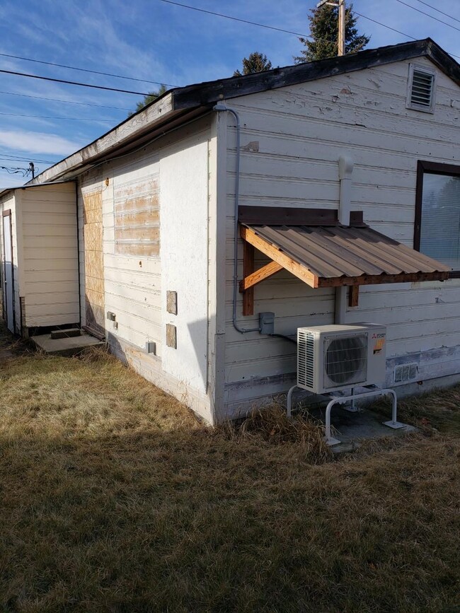 211 W 2nd St, Libby, MT 59923 - photo 2