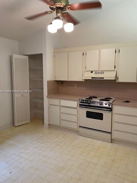 7269 Papaya Way, Tamarac, FL 33321 - photo 6