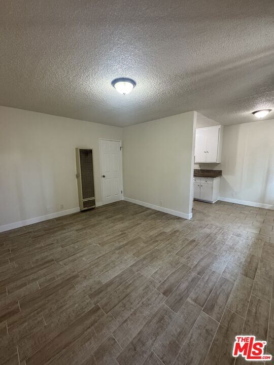 4115 W Century Blvd unit 4, Inglewood, CA 90304 - photo 2