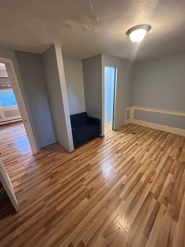 71 Winnipesaukee St, Franklin, NH 03235 - photo 6