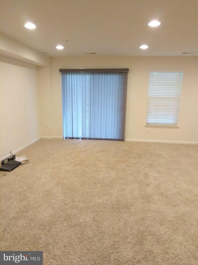 7627 Hamilton Crossing, Hanover, MD 21076 - photo 5