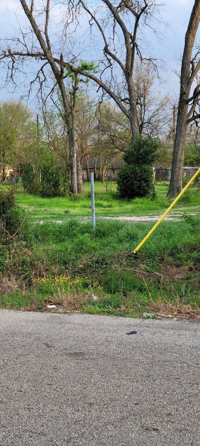 943 Green Meadow Ln, Houston, TX 77091 - photo 3