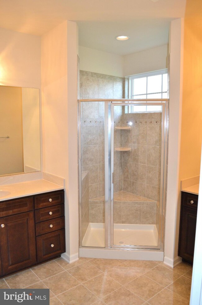 9061 Isabel Ln, Manassas Park, VA 20111 - photo 7