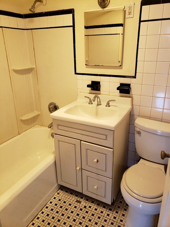 171 Florence St unit 2, Roslindale, MA 02131 - photo 3