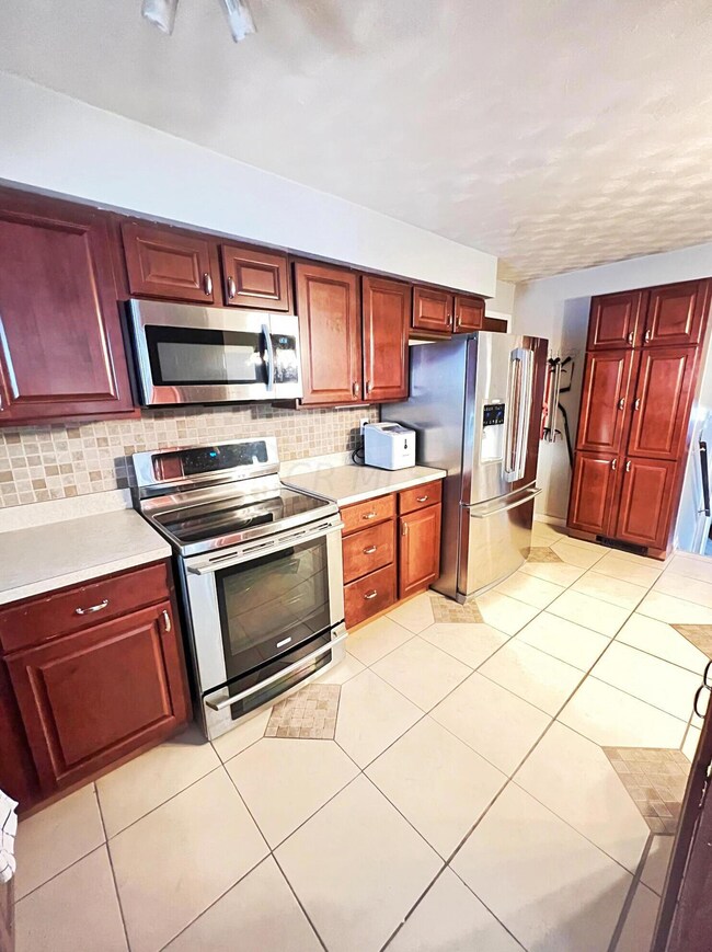 5428 Carbondale Dr, Columbus, OH 43232 - photo 4