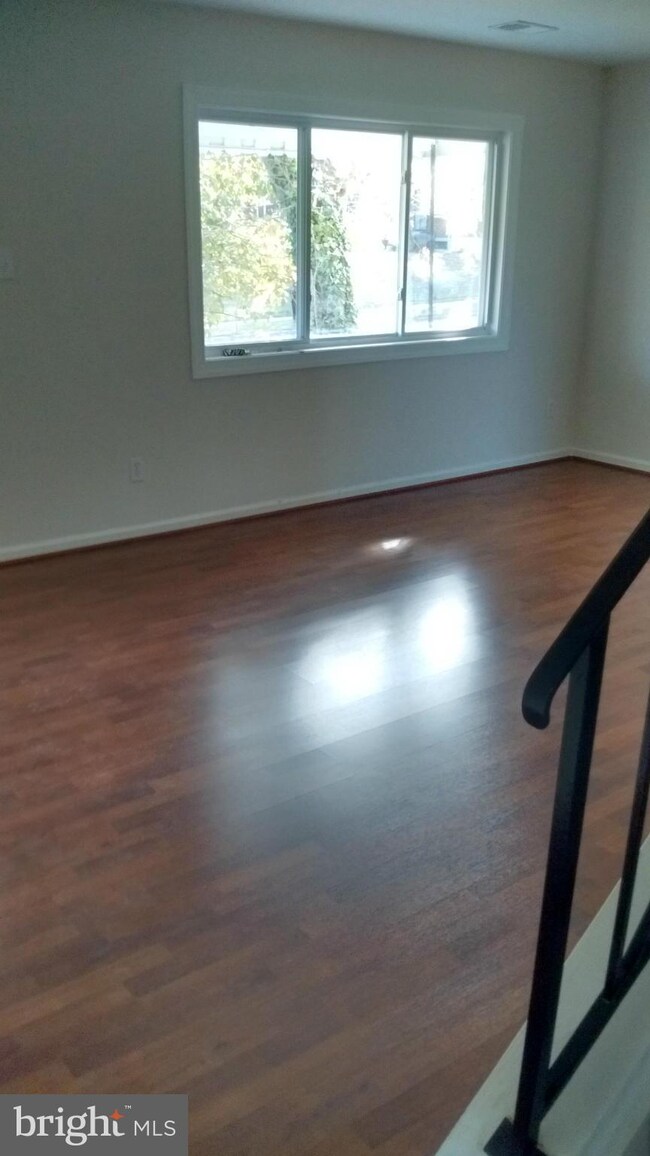 6514 Columbia Terrace, Hyattsville, MD 20785 - photo 4