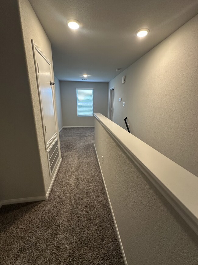 2146 10th St, Hempstead, TX 77445 - photo 5