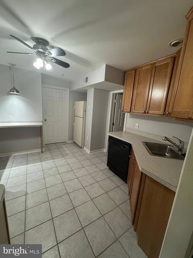 10 Whitestone Dr unit BASEMENT, Stafford, VA 22556 - photo 7