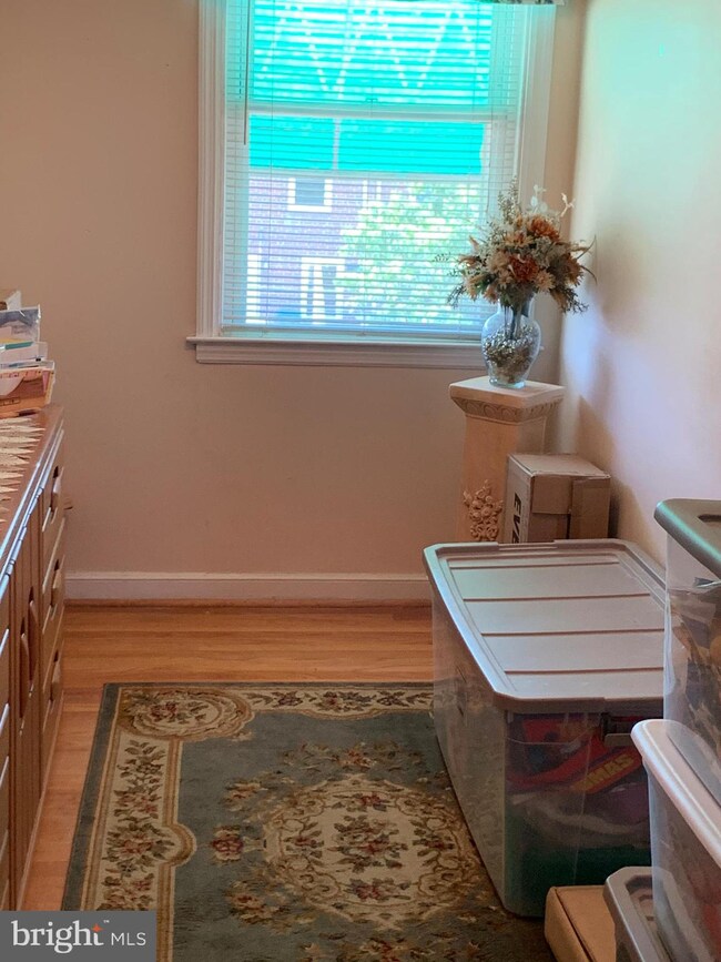 710 Oakwood Dr, Glenolden, PA 19036 - photo 4