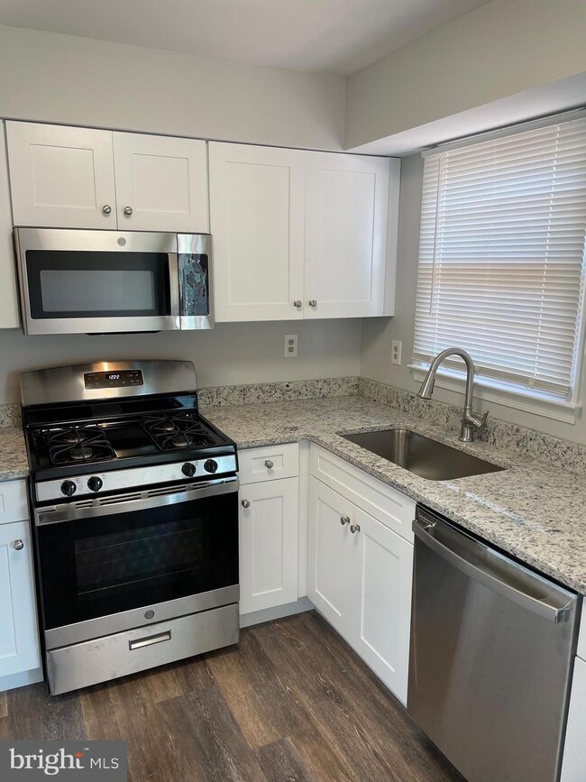 11659 Cosca Park Dr, Clinton, MD 20735 - photo 5