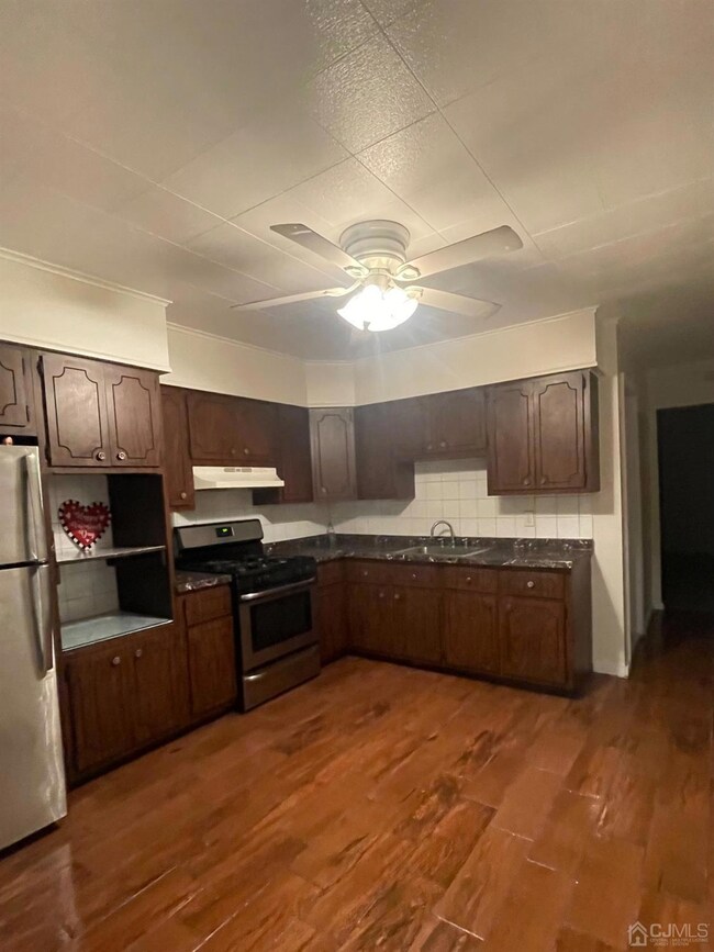 40 Pulaski Ave unit 2, Carteret, NJ 07008 - photo 6